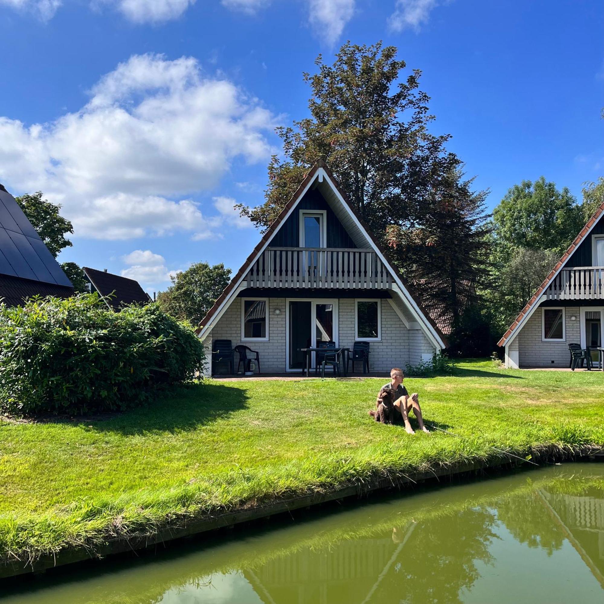 Vakantiepunt 142 - Moderne Vakantiewoning Aan Het Water! Gramsbergen Exterior foto