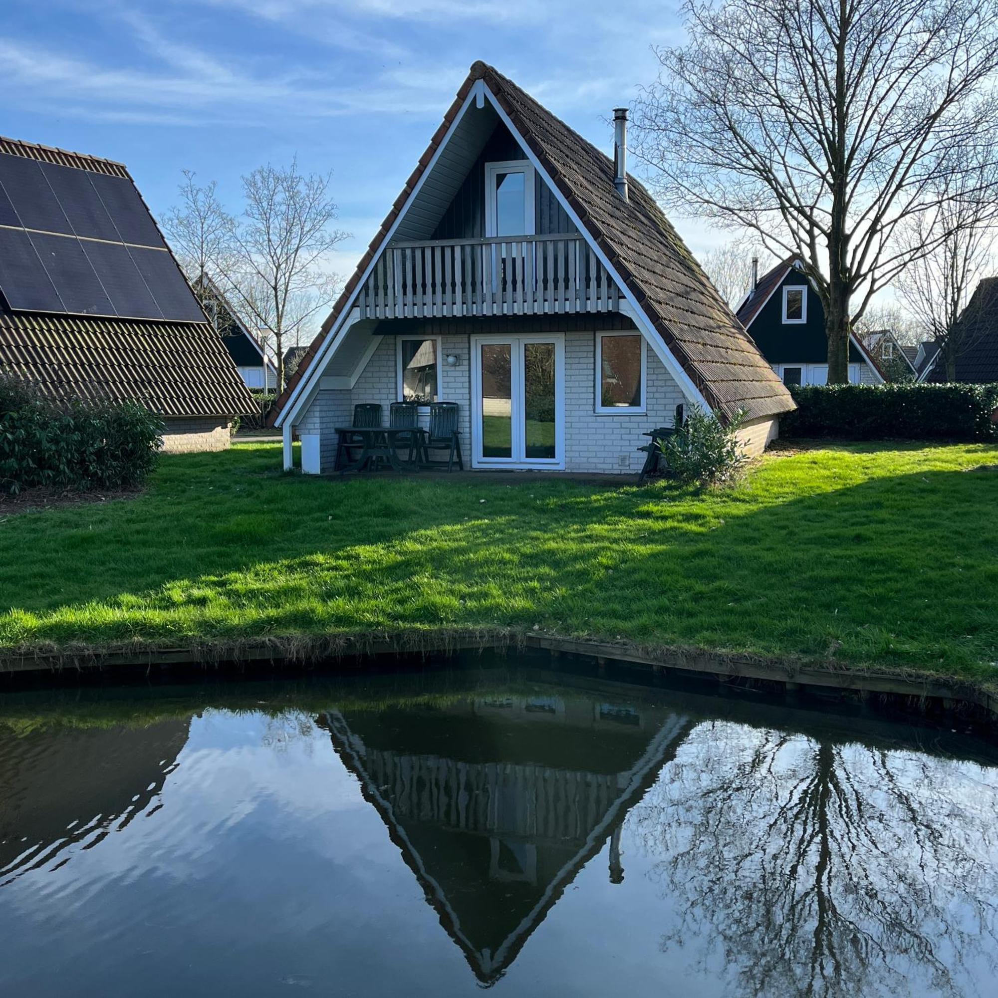 Vakantiepunt 142 - Moderne Vakantiewoning Aan Het Water! Gramsbergen Exterior foto